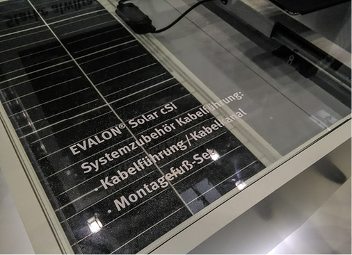 <p>
</p>

<p>
Die Evalon-Solarbahnen liefern 450 Watt.
</p> - © Foto: Heiko Schwarzburger

