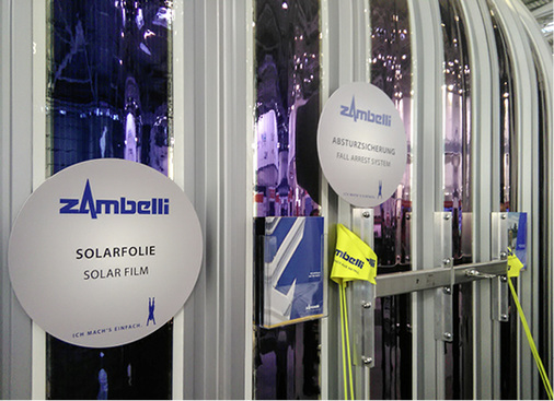 



Die Solarfolie stammt vom Zulieferer Heliatek.
