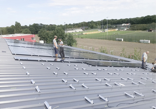 



Ökopower für das Flutlicht: Die Photovoltaikanlage leistet knapp 100 Kilowatt.

