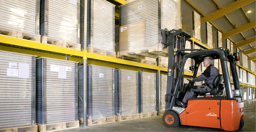 



Immer mehr Ware wird weltweit bewegt, in immer mehr Märkten. Die Preise für die Komponenten sinken, dafür gewinnen die Logistikkosten der Händler an Bedeutung.
