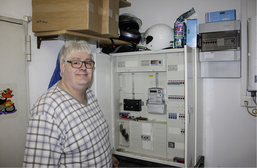 



Solarkunde Michael Unger aus Alsheim am Rhein will die Eigenversorgung seines Einfamilienhauses erhöhen.
