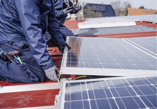 <p>
</p>

<p>
Immer mehr Gebäude werden mit Sonnenstrom versorgt – auch im Osten.
</p> - © Foto: Sybac Solar Berlin

