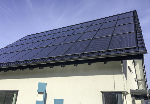 
Solargenerator mit dem Indachsystem Easy-In von Solarwatt.



