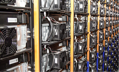 
Die Zellen stammen von Samsung. Jedes Batteriemodul wird eigens luftgekühlt.



