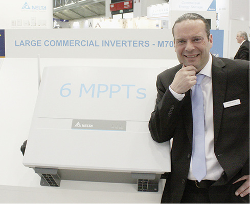 
Stolz präsentiert Andreas Schmidt von Delta das neue 70-Kilowatt-Gerät.



