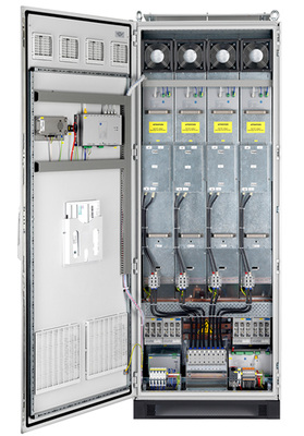 



Blick in den Umrichterschrank, der sich modular kombinieren und erweitern lässt.
