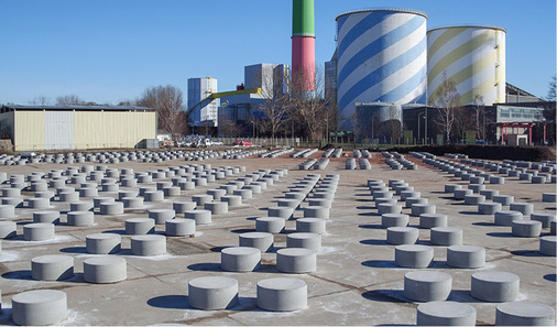 
Der Plan, die Fundamente mitzunehmen, ließ sich nicht umsetzen und neue Fundamente wurden errichtet.



