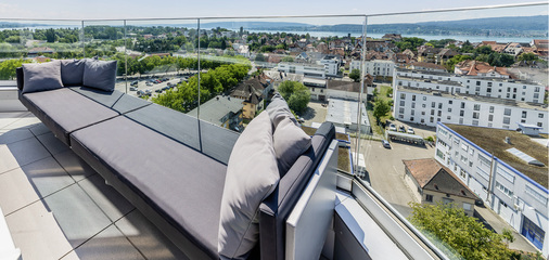 
Beruhigt können die Gäste des Hotels ihren Blick über den Bodensee schweifen lassen. Schließlich wohnen sie hier klimaneutral.



