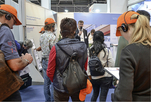 



Perfekte weiße oder gar metallisch schimmernde Module präsentierte der Schweizer Anbieter Solaxess.
