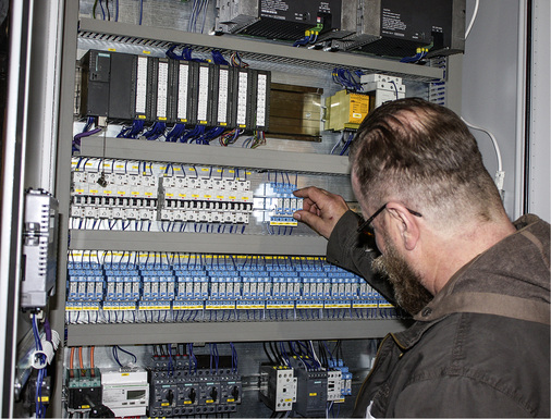 



Schaltschrank zur Einbindung des Speichers in die elektrische Gebäudeversorgung.
