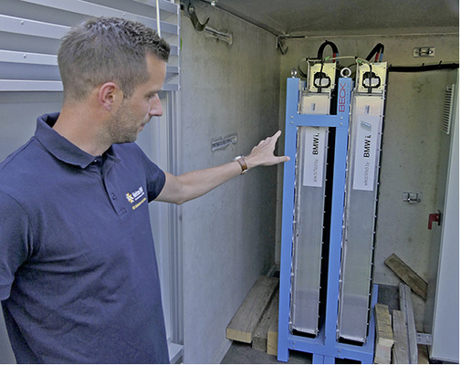 



Der Großspeicher der E-Mobility-Allee nutzt gebrauchte Akkus aus dem BMW i.
