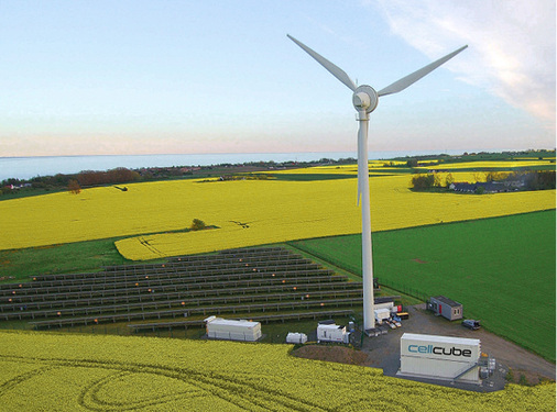 <p>
Um die Wirtschaftlichkeit zu erhöhen, bieten sich die Speicher für Hybridkraftwerke aus Windturbinen und Solarstrom an.
</p>

<p>
</p> - © Foto: Enerox

