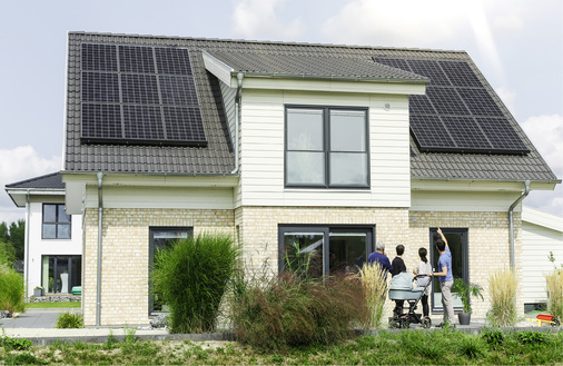 



Am Anfang ist die Freude groß. Doch mit der Installation der Anlage kommen auf die Betreiber teilweise sehr bürokratische und umständliche Meldepflichten zu. 
