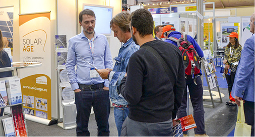 



Die geführte Tour über die Intersolar zum Thema BIPV war sehr gut besucht.
