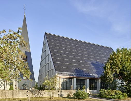 



Die Kirche in Georgensgmünd hat Solarwatt komplett mit Modulen eingedeckt.
