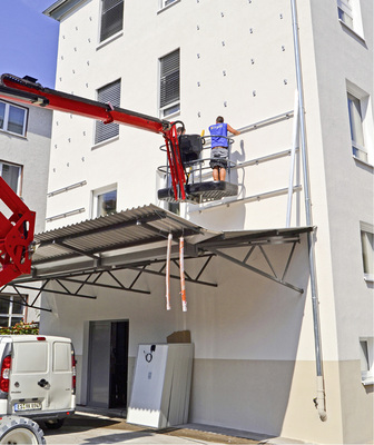 



Per Hubsteiger wurde das Befestigungssystem von Schletter installiert.
