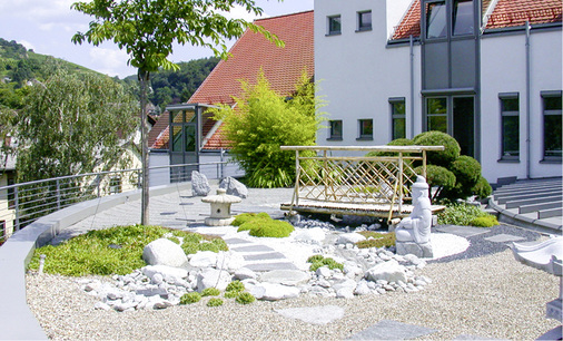 
„Pfad des Lebens“ war das Thema für diesen japanischen Dachgarten auf einem Sparkassengebäude. 



