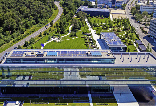 <p>
</p>

<p>
Das Unternehmen nutzt mehrere große Dachflächen, um seine Energiekosten mittelfristig deutlich zu senken.
</p> - © Foto: Wirsol

