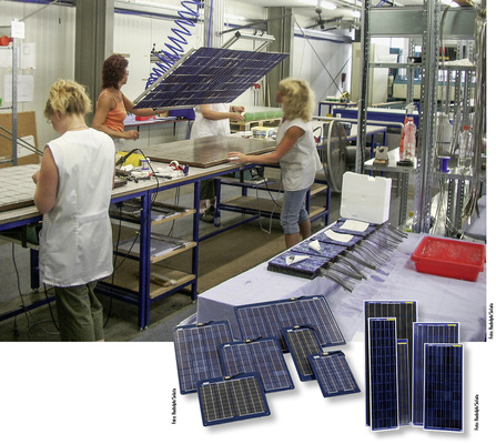 
Oben: 2001 wurde in Wismar die Solara Sonnenstromfabrik gegründet. Das Werk produziert bis heute Solarmodule. Foto in der Mitte: Zu sehen sind die Module der Baureihe Solara M. Foto rechts: die S-Serie aus der Sonnenstromfabrik. Beide Serien wurden 2005 gefertigt.
