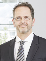 <p>
Ralf Preu
</p>

<p>
leitet den Forschungsbereich für Photovoltaik-Produktionstechnologie am Fraunhofer ISE in Freiburg.
</p>

<p>
</p> - © Foto: Fraunhofer ISE

