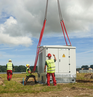 <p>
</p>

<p>
Barth 5 ist bereits fertig und aktuell der größte förderfreie Solarpark in Deutschland. Die Umweltbank hat ihn finanziert.
</p> - © Foto: Baywa r.e

