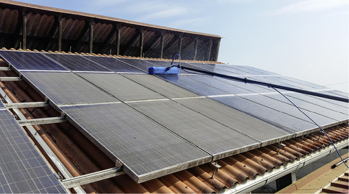 
Ein mehrstufiges Filtersystem stellt Reinstwasser her, mit minimalem Verbrauch von Chemikalien.



