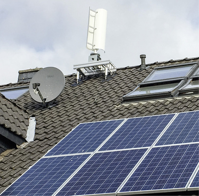 



Die Kraft von Sonne und Wind – vom Dach. Der Windmover auf dem First kann an manchen Standorten erhebliche Erträge bringen.
