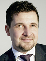 
Josef Baur



ist diplomierter Kaufmann und Volkswirt. 2012 gründete er die Eueco GmbH, deren Geschäfte er seitdem führt. Bisher hat die Firma mehr als 350 Projekte mit Bürgerbeteiligung unterstützt. Das Münchner Unternehmen bietet Dienstleistungen rund um die Strukturierung, Umsetzung, Vermarktung und automatisierte Abwicklung von Bürgerfinanzierungen an.



