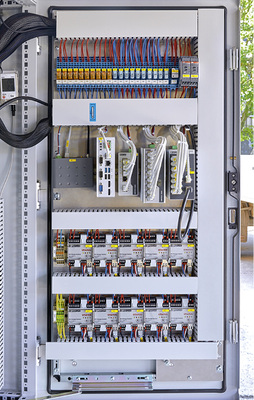 



Die Ladesteuerung im Schaltschrank.
