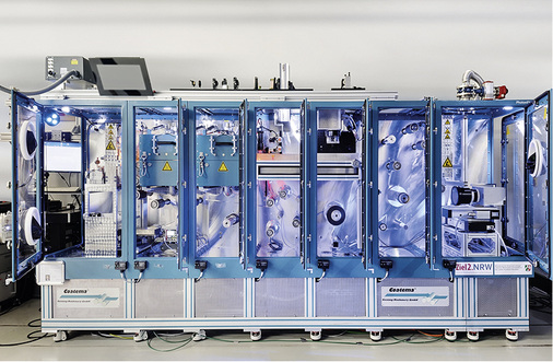 



Prototyp einer Fertigungslinie für die OPV-Folien.
