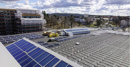



Solarstromanlage im Bau auf dem Lambertseter Einkaufscenter in Oslo.
