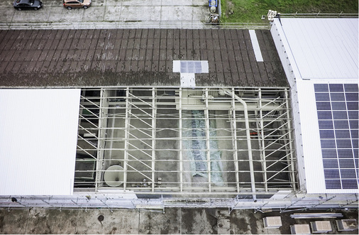



In Niederorschel wurden mehrere Dächer von Stallungen, Lagerhallen und Maschinenhallen saniert.
