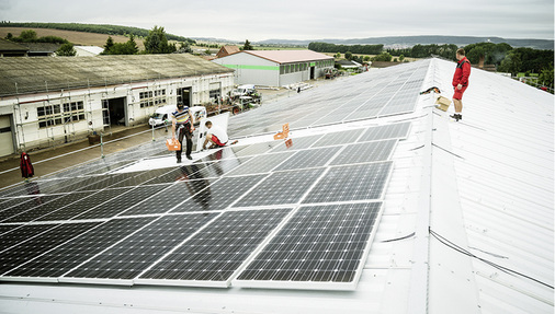 <p>
</p>

<p>
Auf die sanierten Dächer wurden insgesamt rund 925 Kilowatt Photovoltaik installiert.
</p> - © Foto: Privates Institut

