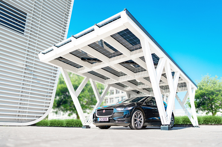 SoliTek Wohnhaus-Solarcarport - © Solitek SoliTek Wohnhaus-Solarcarport - © Solitek