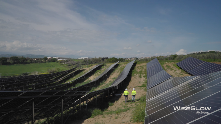 Vor-Ort-Einsatz des WiseGlow Photovoltaik-Projekts für Gewerbe und Industrie in Italien