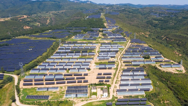 Mit LONGi-Modulen betriebene Solaranlage - © LONGi Mit LONGi-Modulen betriebene Solaranlage - © LONGi