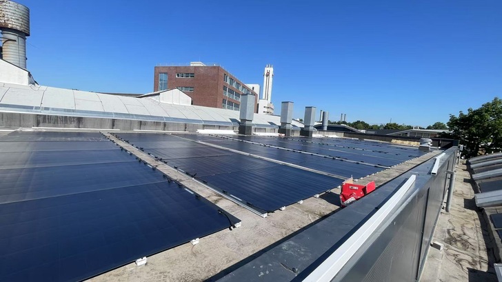 EURONERGY Leichtmodule setzten Maßstäbe, wo die Statik keine Glasmodule zulässt. 