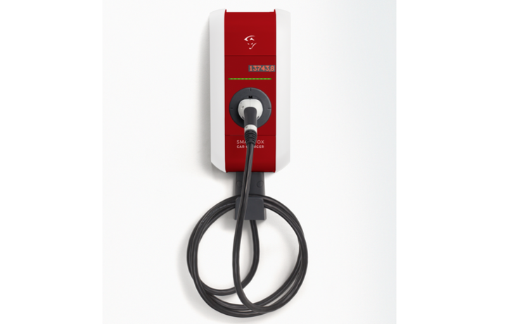 Das EMS Smartfox Pro werden Ladestationen verschiedener Hersteller gezielt mit Überschussenergie aus der eigenen Solarstromanlage angesteuert.