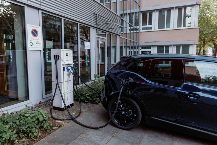 Der eichrechtskonforme DC-Zähler von Compleo. - © Compleo
 Der eichrechtskonforme DC-Zähler von Compleo.