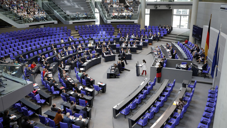 Der Bundestag verschiebt die Abschaffung des Solardeckels weiter auf die lange Bank. - © Thomas Koehler/photothek/Deutscher Bundestag
