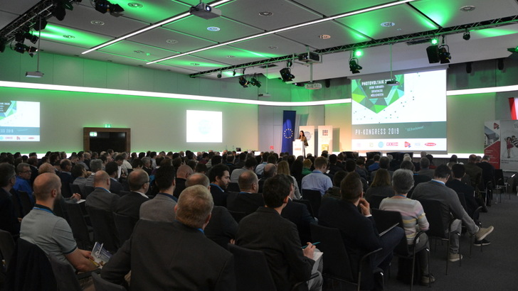 Schon im vergangenen Jahr war das Interesse am Photovoltaikkongress riesig. In diesem Jahr ist die Veranstaltung ausgebucht.