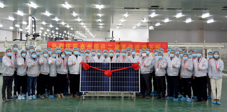 Grund zum Lächeln: Das neue Werk von Longi für M6-Module in Jiangsu hat das Ramp-up hinter sich. - © Longi Solar
