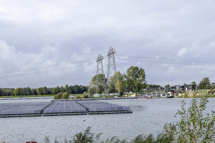 Ein Solarkraftwerk auf dem Wasser ist in den Niederlanden keine Ausnahme mehr. - © Foto: Niels H. Petersen
