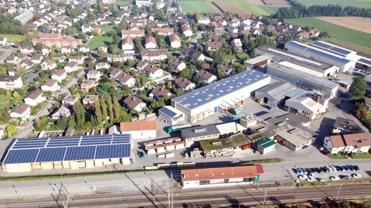 Die Schweizer Regierung will den Handel mit Solarstrom innerhalb von Quartieren vereinfachen und die bestehenden Hürden abbauen. - © Wegmüller AG
