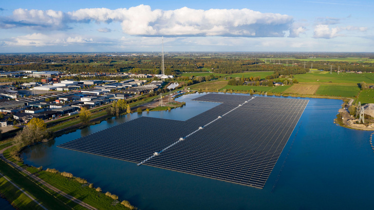 Das Floating-PV-Projekt Sekdoorn hat 14,5 Megawatt Leistung. - © Baywa r.e.
