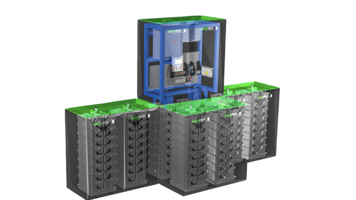 Das System des Gewerbespeichers Greenrock mit Steuereinheit (oben).