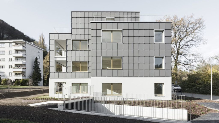 Das neue Mehrfamilienhaus in Zürich ist ein Beispiel einer Verbindung von zeitgemäßer Architektur und modernem Energiekonzept. - © Beat Bühler/René Schmidt Architekten
