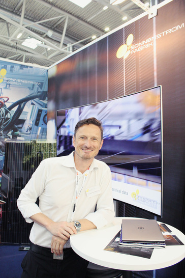 Dr. Bernhard Weilharter  ist Geschäftsführer der CS Wismar GmbH. Nach seiner Promotion startete er zunächst eine berufliche Laufbahn bei Bosch Siemens Hausgeräte. Danach wechselte er in die Strategieberatung der Accenture AG. Anschließend arbeitete er bei der Palfinger AG, einem Anbieter von Lkw- und Marinekränen. Dort entwickelte er sich innerhalb kurzer Zeit zum Leiter der Konzernstrategie. Parallel absolvierte er eine Ausbildung im Krisen- und Sanierungsmanagement. Nach Abschluss des Studiums wechselte er zum Unternehmenssanierer Wieselhuber & Partner und übernahm als Chief Restructuring Officer leitende Funktionen. 2014 ging er zur Pari Group, einer Industrieholding mit den Schwerpunkten Energieeffizienz und erneuerbare Energien. In dieser Tätigkeit verantwortete er den Kauf des heutigen Modulwerks der CS Wismar GmbH. 2016 stieg Weilharter bei der Pari Group aus und übernahm die Geschäftsführung der CS Wismar GmbH.