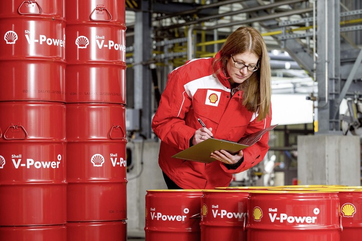 Im Technologiezentrum von Shell in Hamburg werden fossile Kraftstoffe verfeinert.