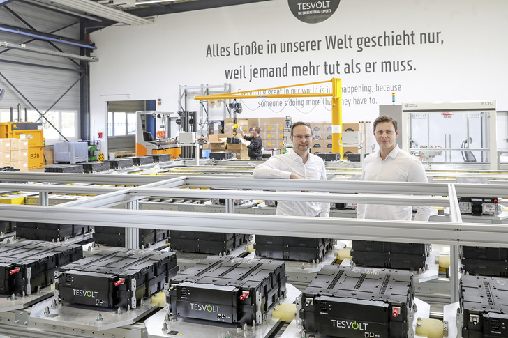 Mehr tun, als man muss: Daniel Hannemann (links) und Simon Schandert sind die Gründer von Tesvolt.